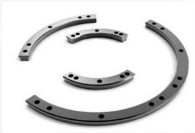 Curved guide rail segments from the supplied company material.